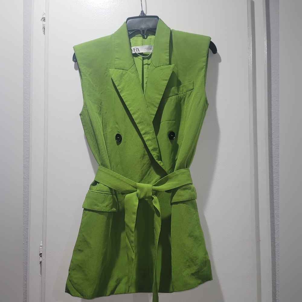 Zara Green Sleeveless Blazer with Belt
